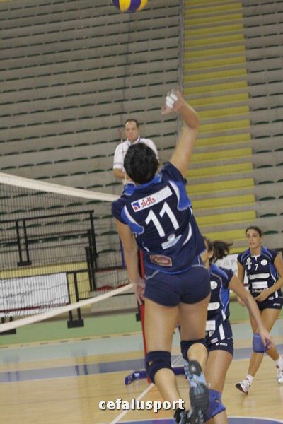 111030 volley 205_tn.jpg